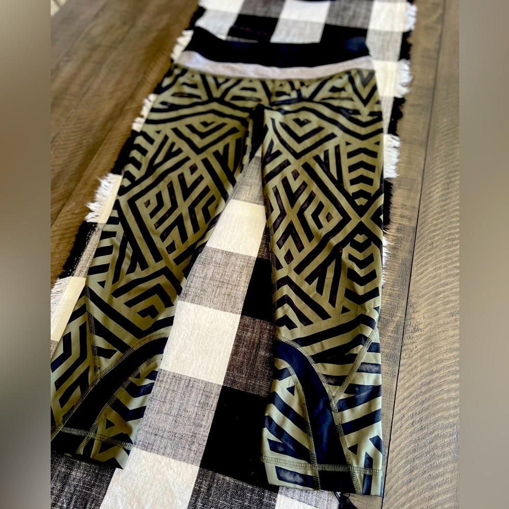 Lululemon mid rise leggings